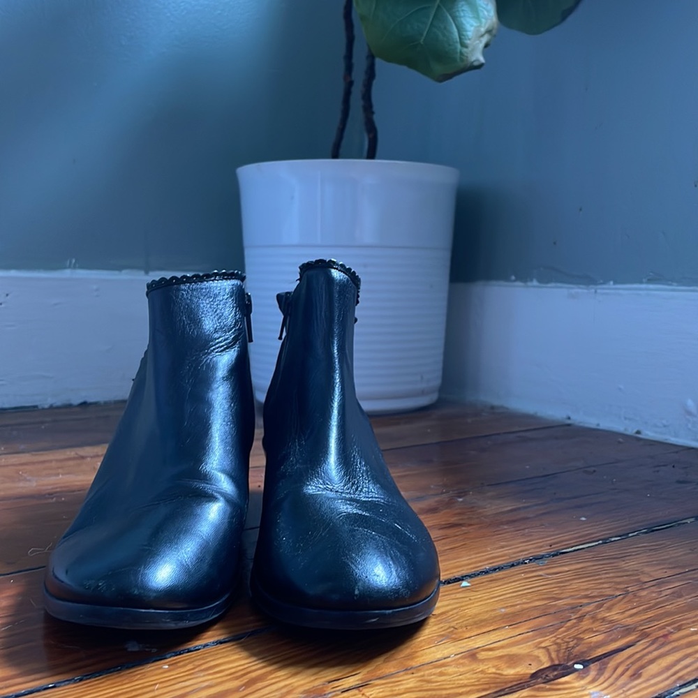 Size 8 Jack Rogers black leather booties - Picture 3 of 5